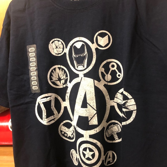 Avengers T-Shirt - Picture 1 of 3